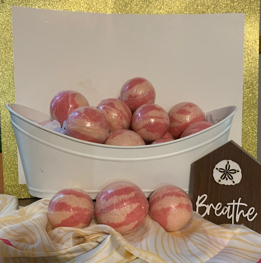 Strawberry Cream Charm Necklace Bath Bomb