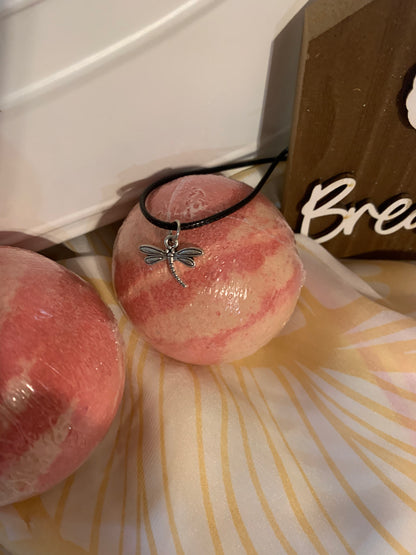 Strawberry Cream Charm Necklace Bath Bomb