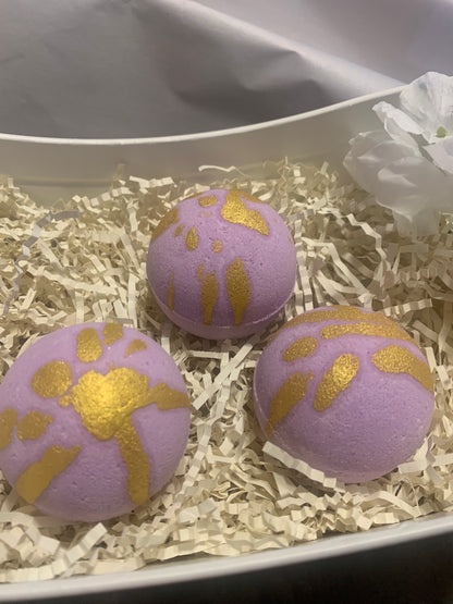 Golden Grape Bath Bomb with Charm Necklace