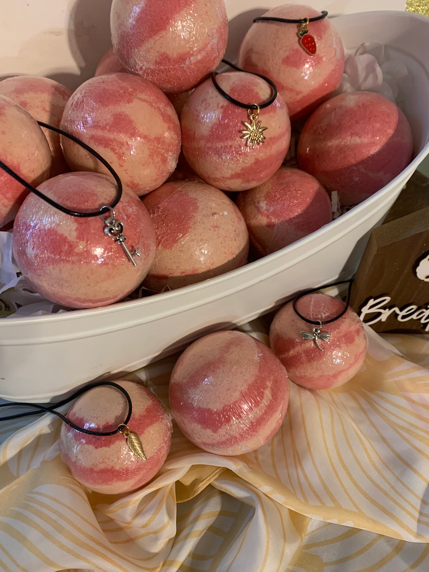 Strawberry Cream Charm Necklace Bath Bomb