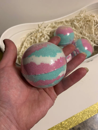 Jasmine and Cherry Blossom with Charm Necklace Bath Bomb