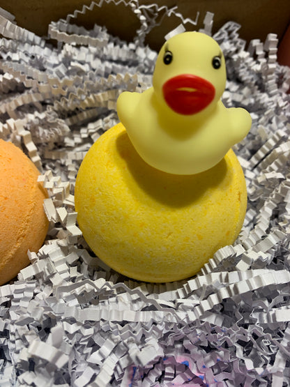 6 Piece Medium Size Rainbow Colors Rubber Ducky Inside Bath Bomb