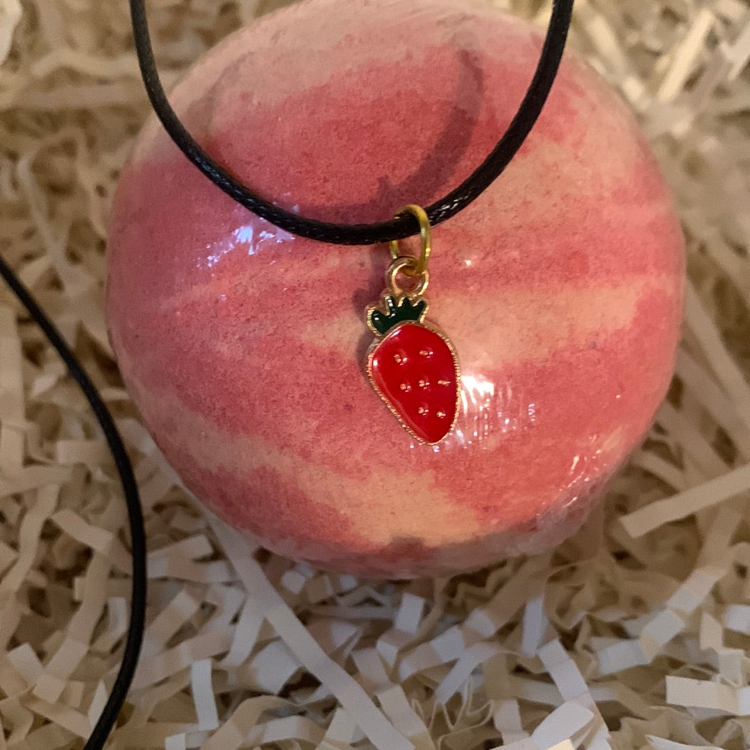 Strawberry Cream Charm Necklace Bath Bomb
