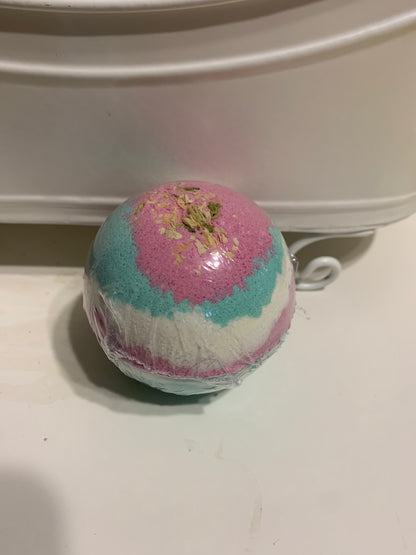 Jasmine and Cherry Blossom with Charm Necklace Bath Bomb