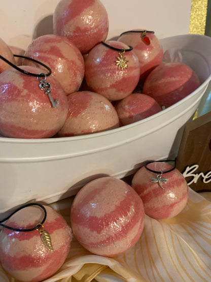 Strawberry Cream Charm Necklace Bath Bomb