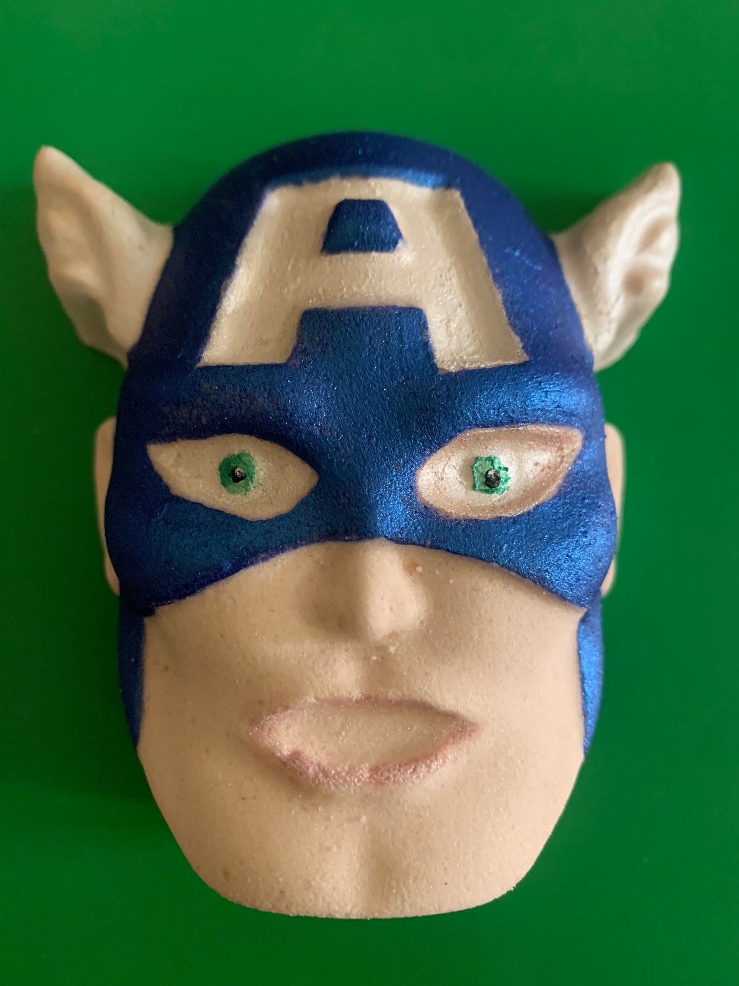 Captain American Hero Bath Bomb with Surprise Toy Figure Inside