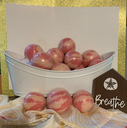 Strawberry Cream Charm Necklace Bath Bomb