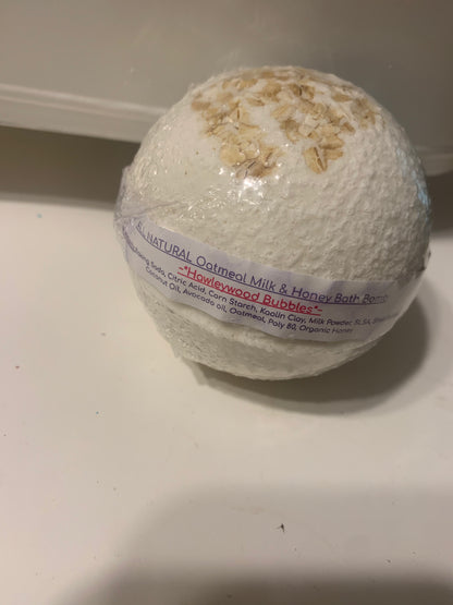 Natural Oatmeal, Milk & Honey Bath Bomb