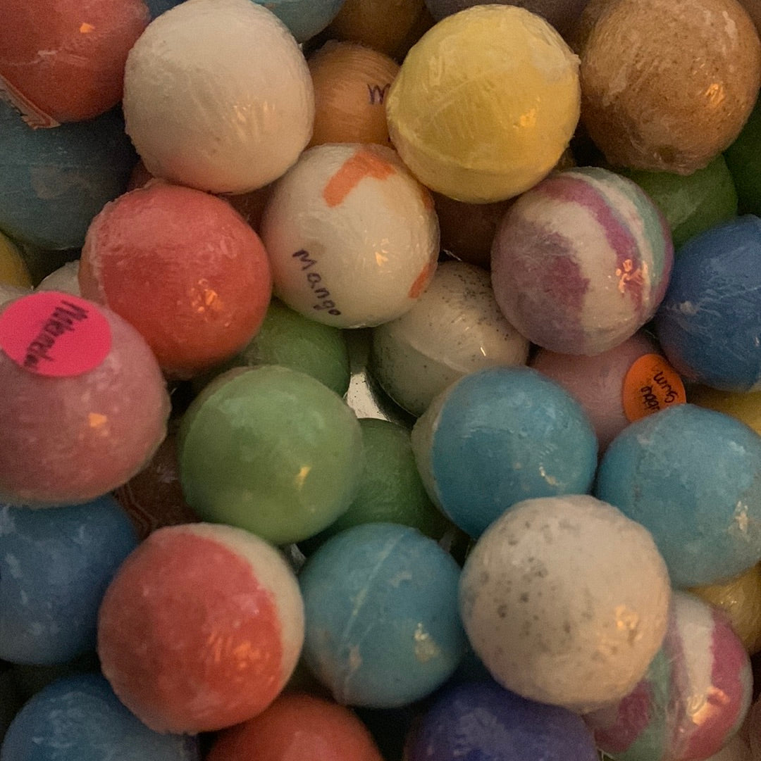LIMITED TIME ONLY! 75cent mini bath bombs!!!