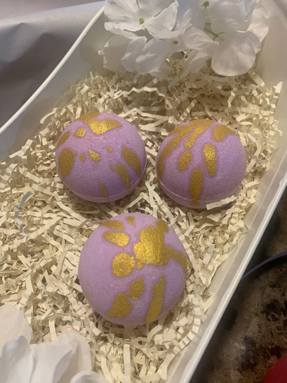 Golden Grape Bath Bomb with Charm Necklace